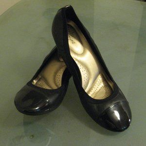 Womens size 11W- dexflex comfort  ballet wedge